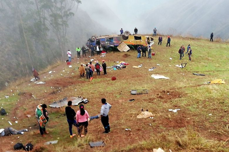 पेरुमा भएकाे सवारी दुर्घटनामा परी १९ जनाको मृत्यु