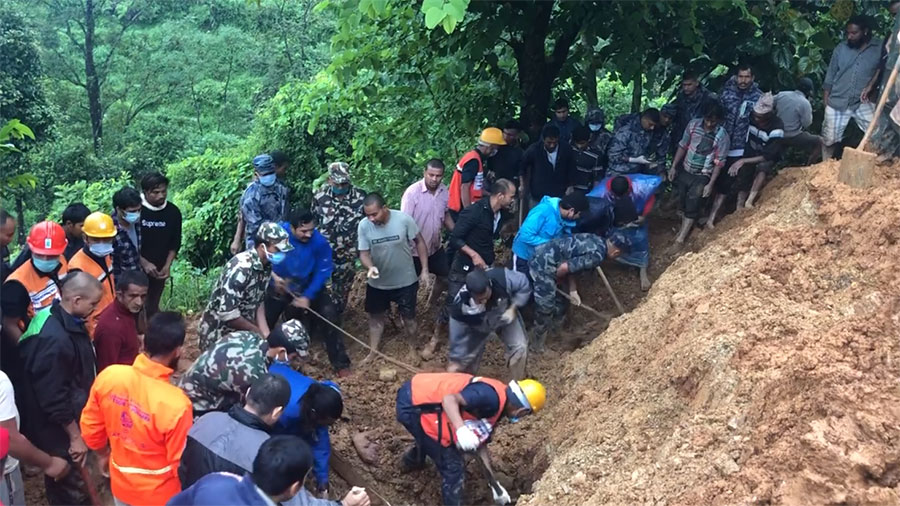 स्याङ्जा पहिराे अपडेट : ९ महिनाकाे शिशुसहित ९ जनाकाे मृत्यु