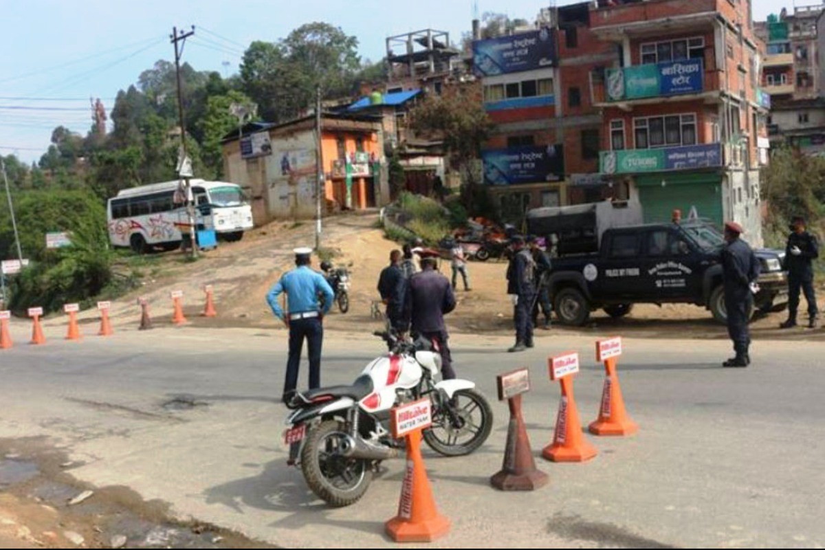 बाहिरी जिल्लाबाट साँगा नाका हुँदै उपत्यका प्रवेशमा राेक